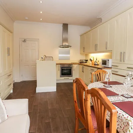 Flat 1 Kentholme *